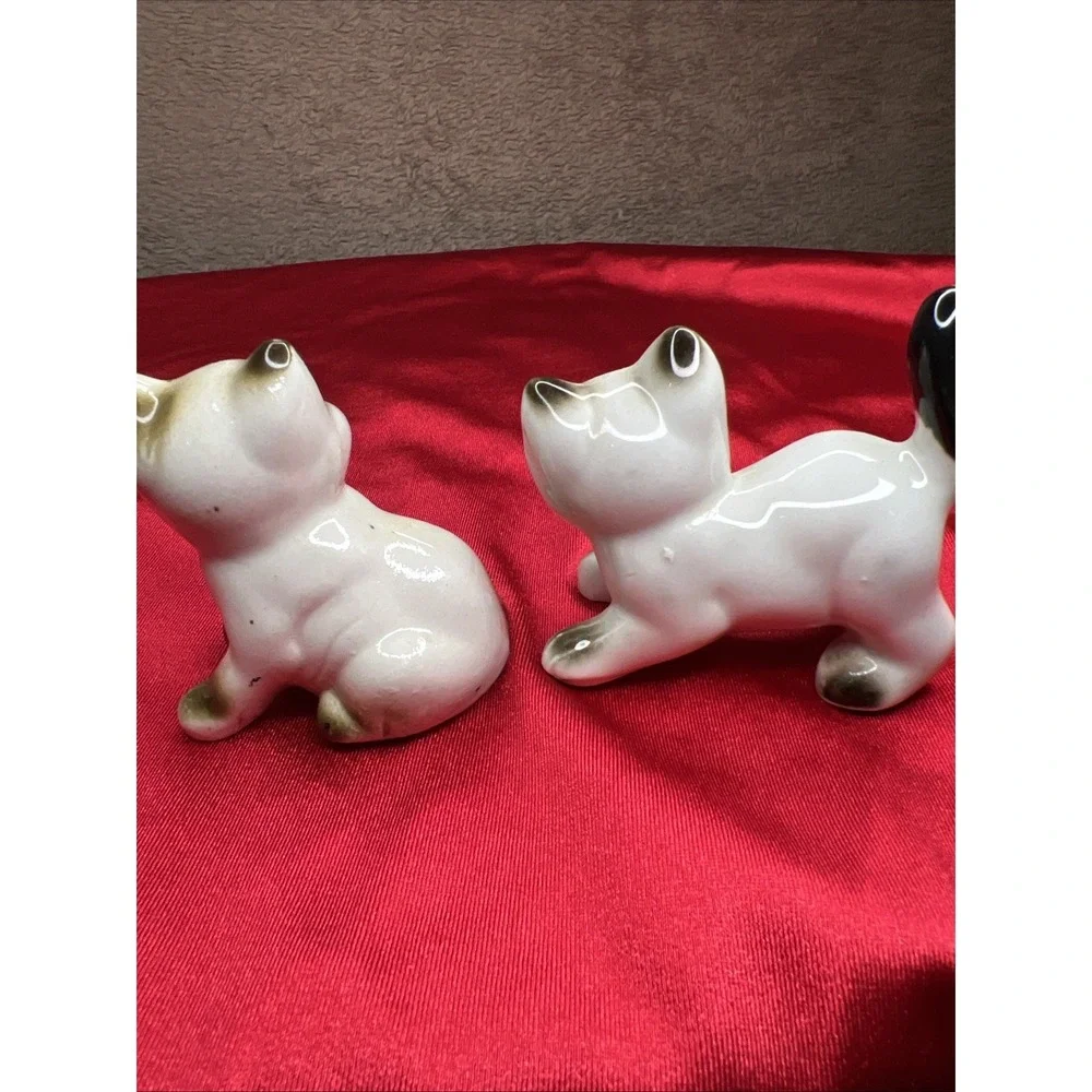 Pair Of Vintage Siamese Kittens 2.5 In Tall Standing And Sitting
